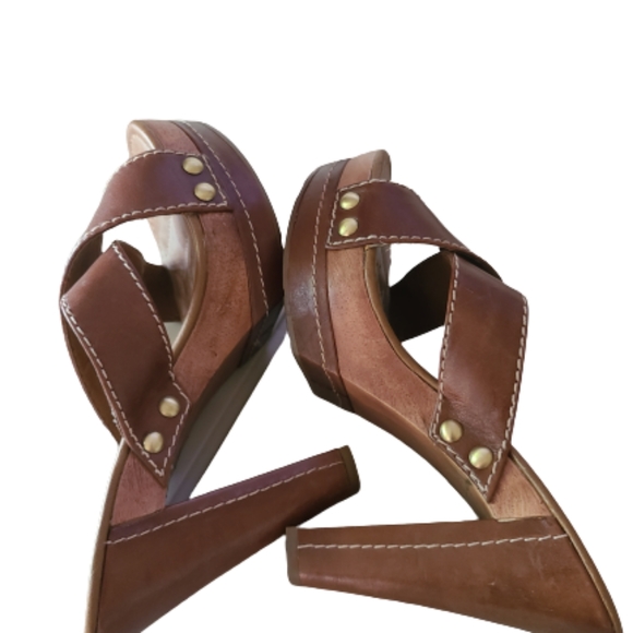 Franco Sarto Artist Collection Wooden Platform - Picture 3 of 4